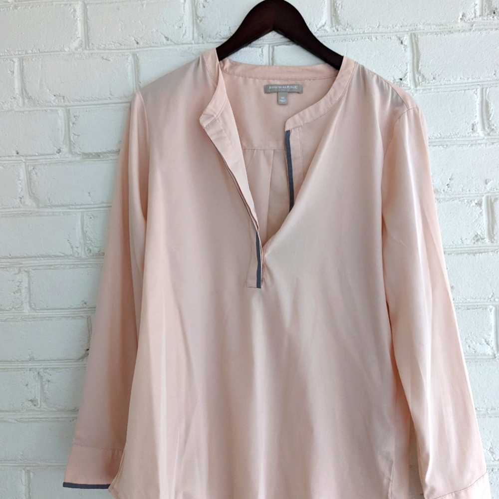 Banana Republic Medium Blush Pink Blouse